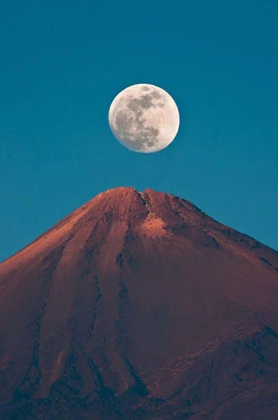 尼山的月光——再读孔子